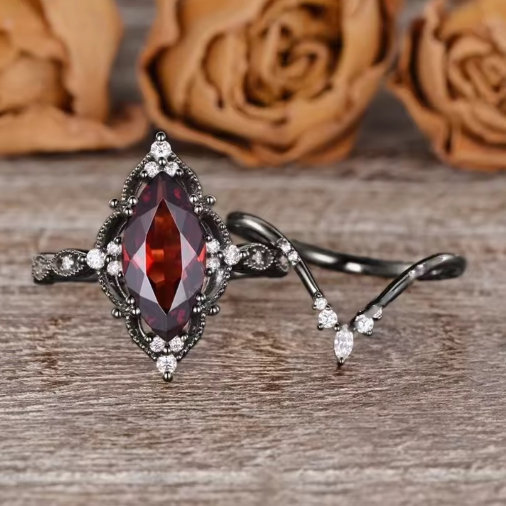 New women’s ring 2x black and red color antique vintage gothic ring - Picture 4 of 5